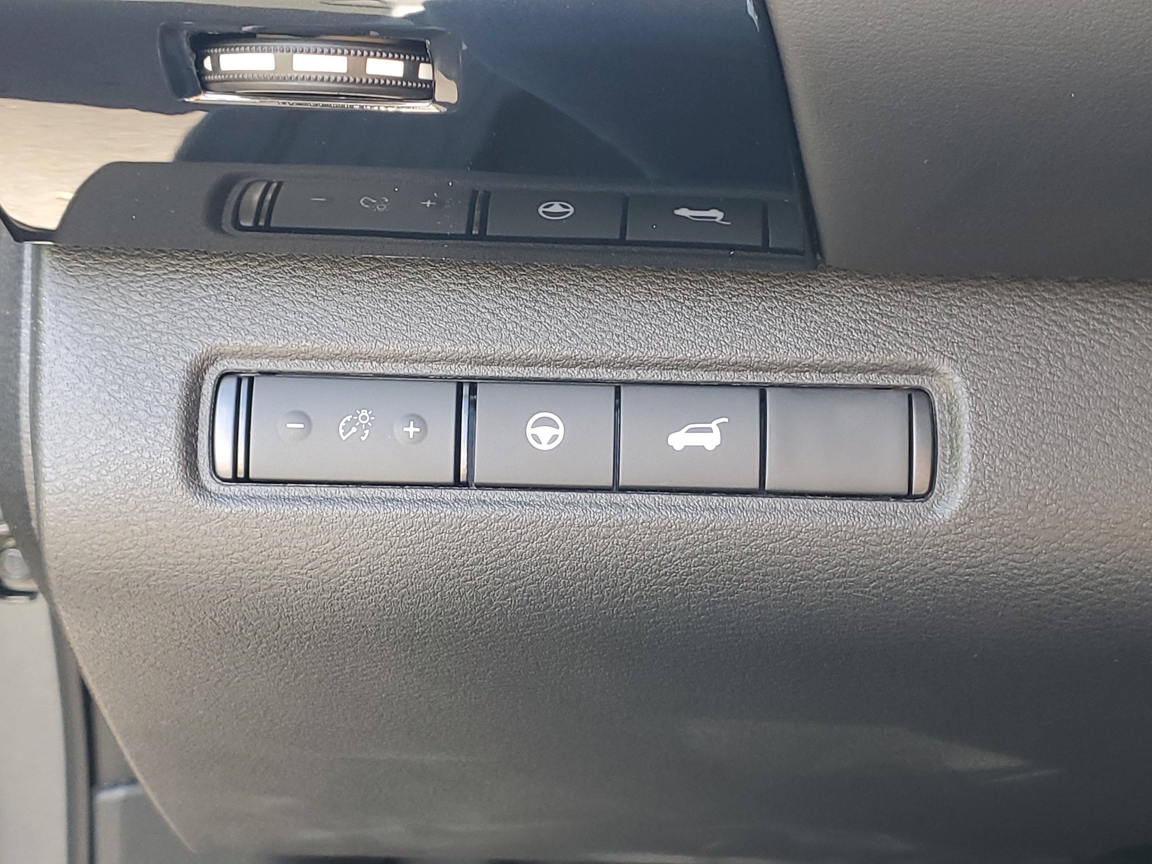 New 2026 Nissan Pathfinder SV w/ SV Premium Package AWD/4WD image 9