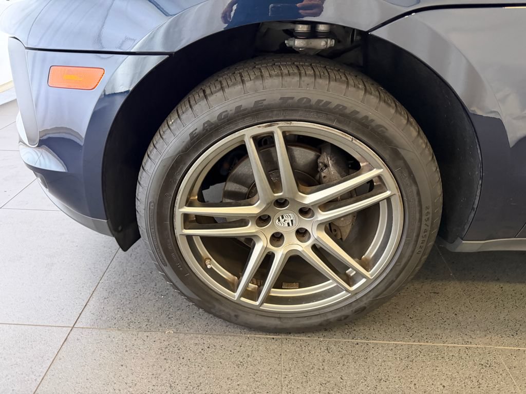 Certified 2020 Porsche Macan AWD/4WD image 10