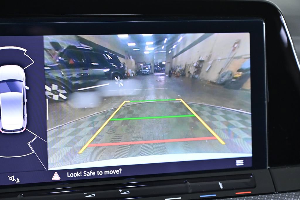 Used 2024 Volkswagen Golf R image 18