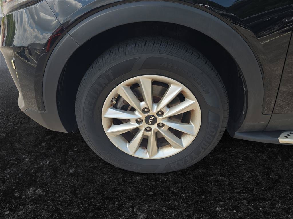 Used 2019 Kia Sorento L FWD image 9