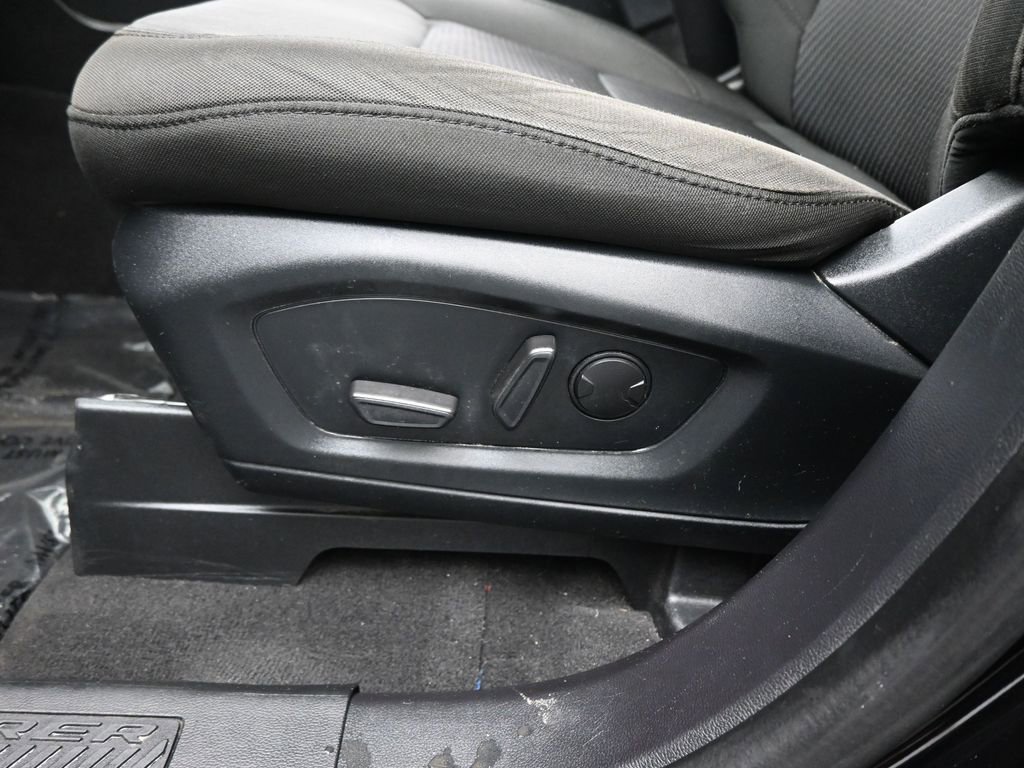 Certified 2022 Ford Explorer XLT image 11