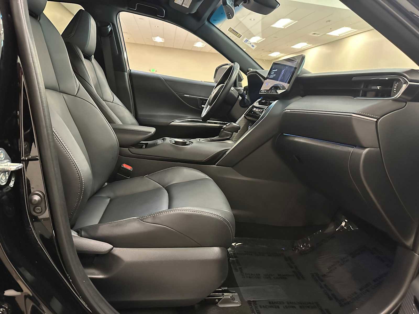 Certified 2024 Toyota Venza XLE AWD/4WD image 27