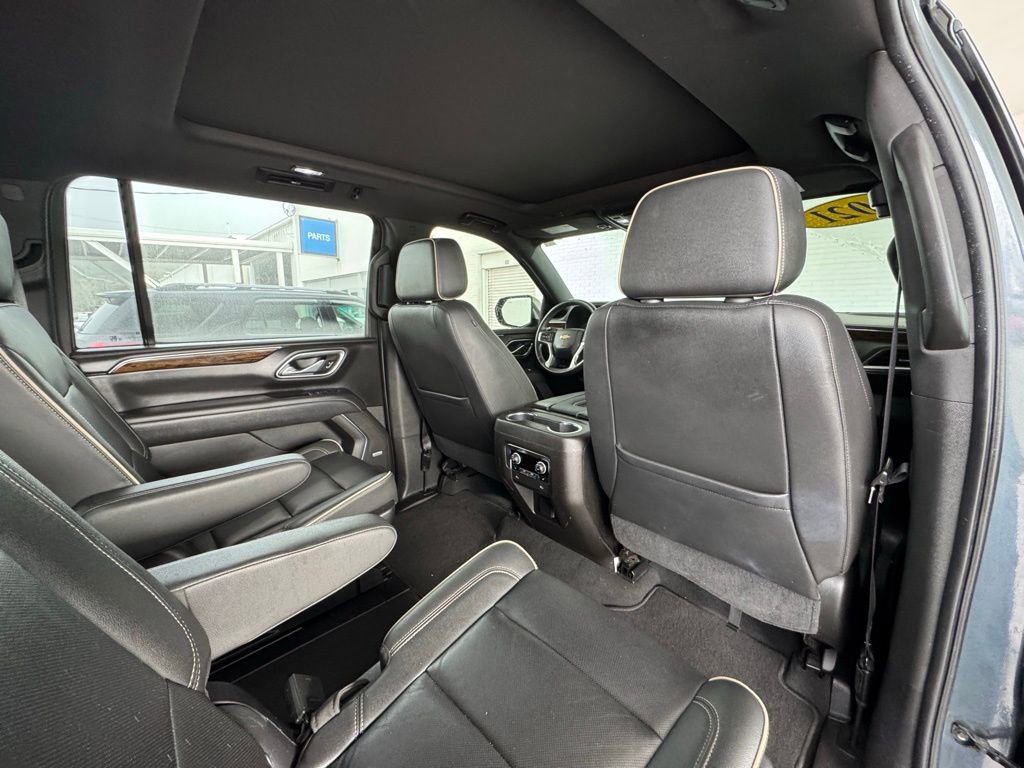 Used 2021 Chevrolet Suburban Premier w/ Premium Package RWD image 29