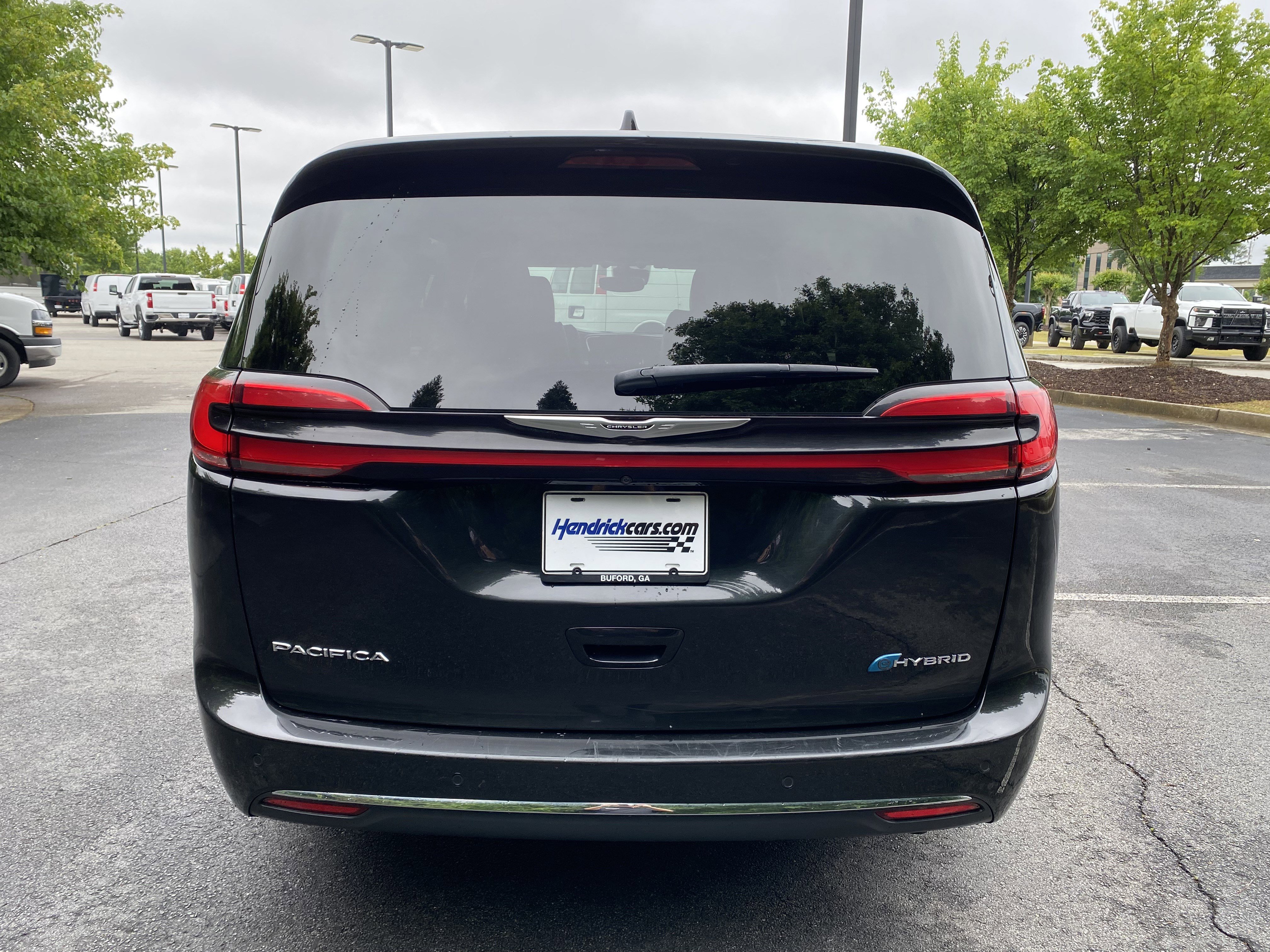 Used 2023 Chrysler Pacifica Limited FWD image 8