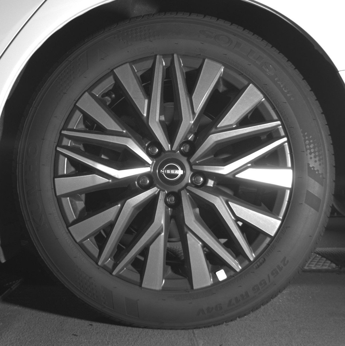 Used 2025 Nissan Altima 2.5 SV image 14