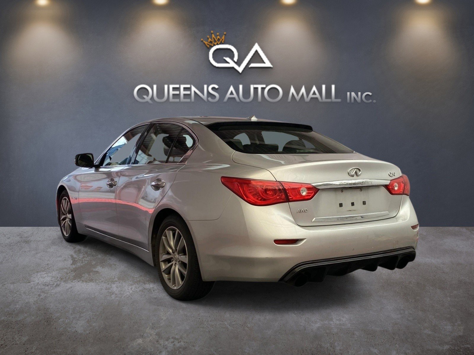 Used 2017 INFINITI Q50 3.0t Premium w/ 3.0T Premium Plus Package AWD/4WD image 2