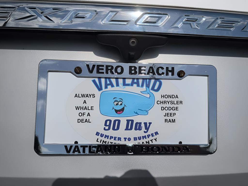 Used 2018 Ford Explorer XLT image 9