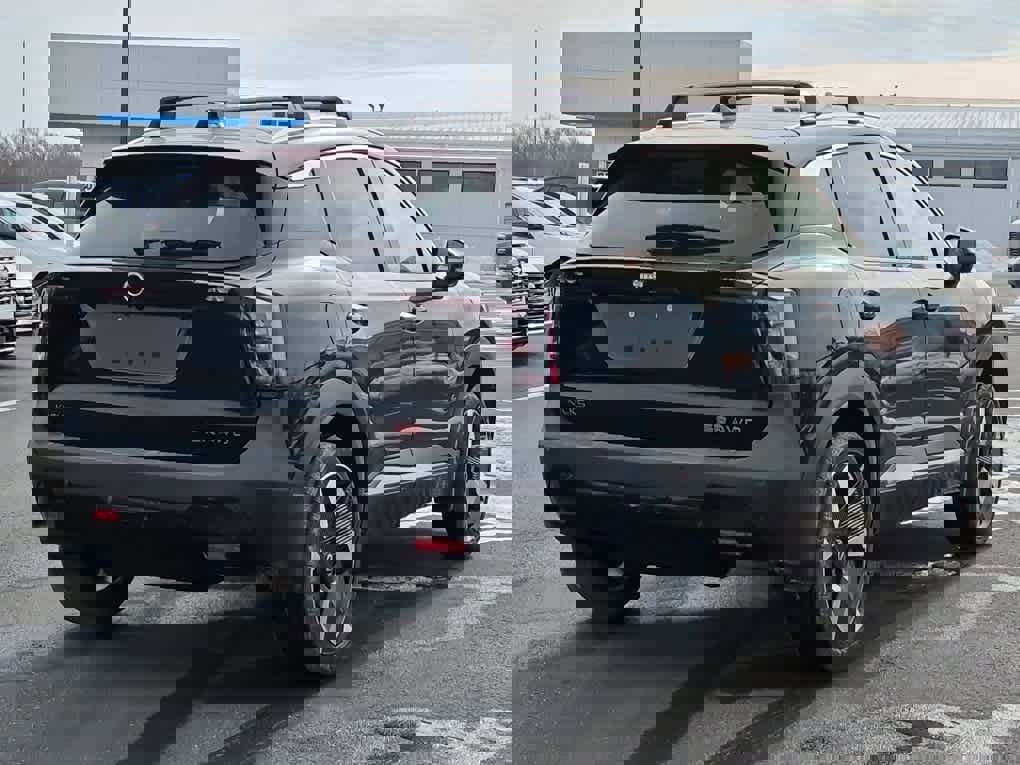 New 2026 Nissan Kicks SR w/ Cold Weather Package AWD/4WD image 3