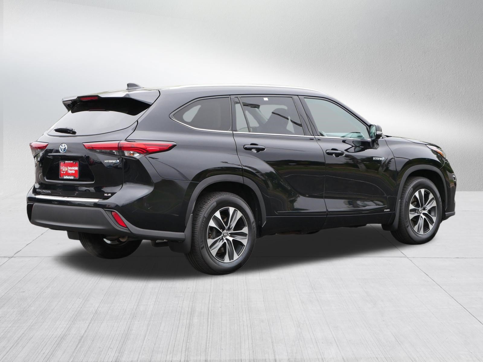 Used 2021 Toyota Highlander XLE w/ Protection Package #3 (TMS) AWD/4WD image 7
