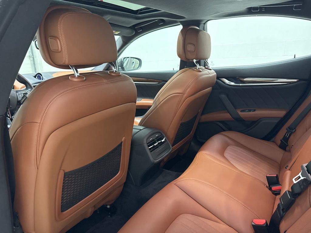 Used 2021 Maserati Ghibli S GranLusso AWD/4WD image 40