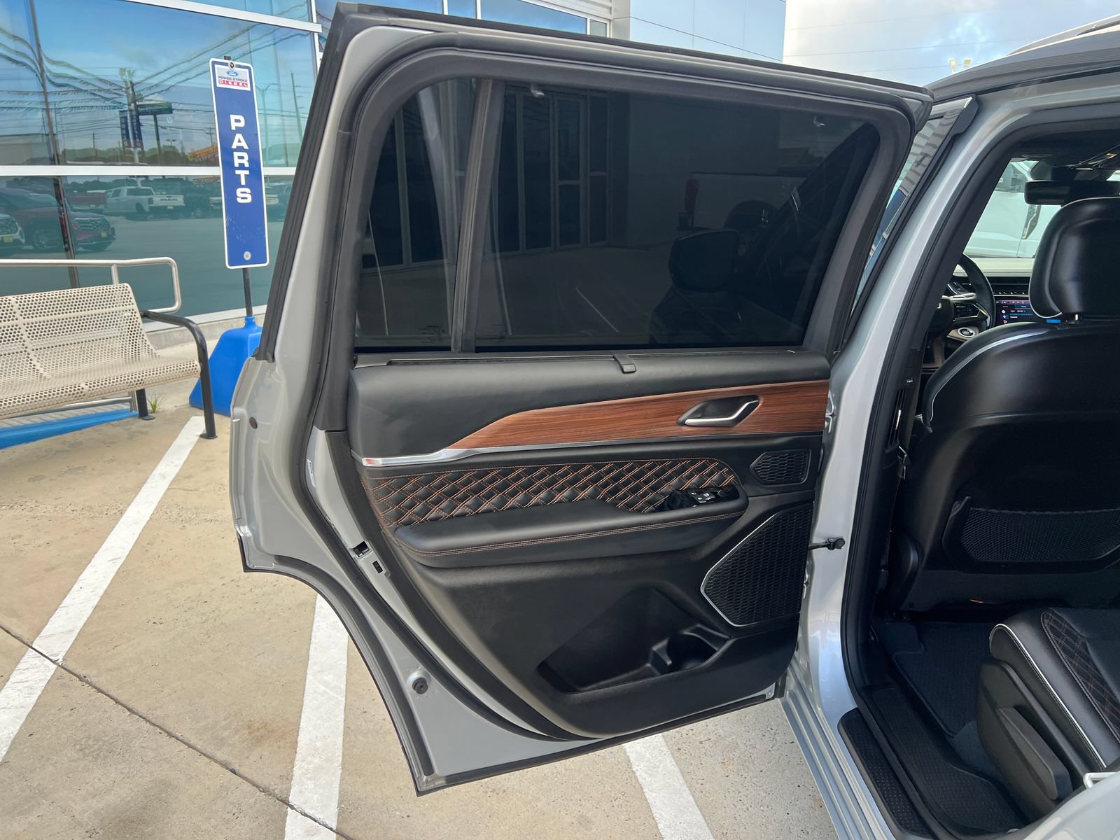 Used 2023 Jeep Grand Cherokee L Summit w/ Advanced Protech Group IV AWD/4WD image 11