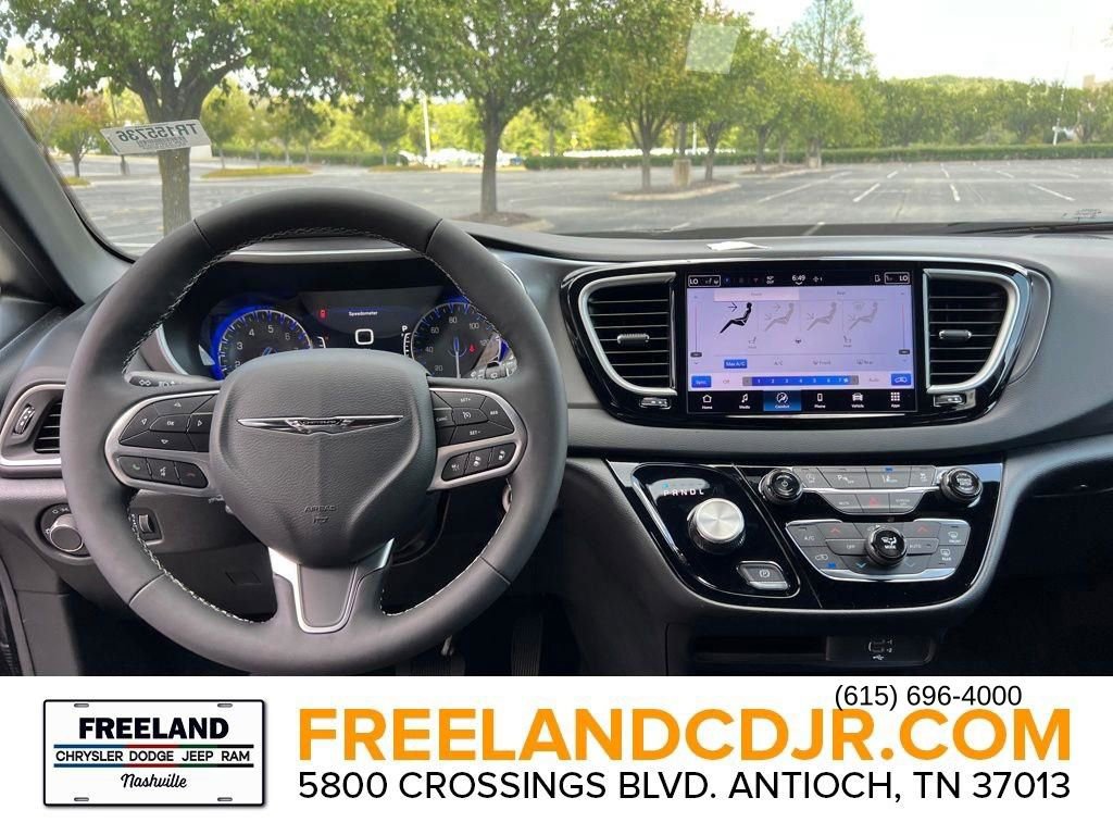 New 2026 Chrysler Voyager LX image 23