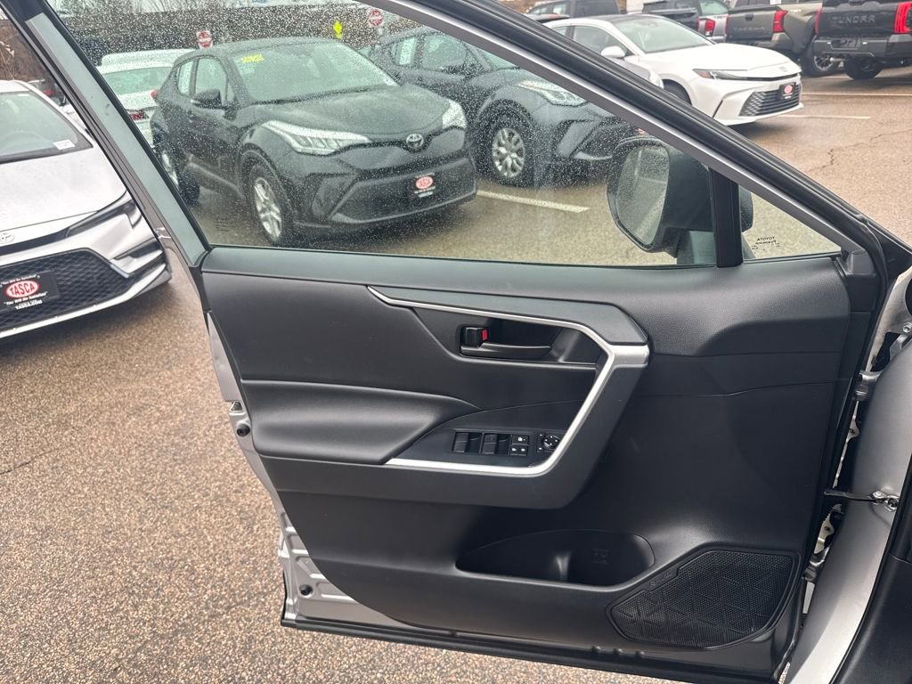 Used 2019 Toyota RAV4 LE w/ All Weather Liner Package image 32