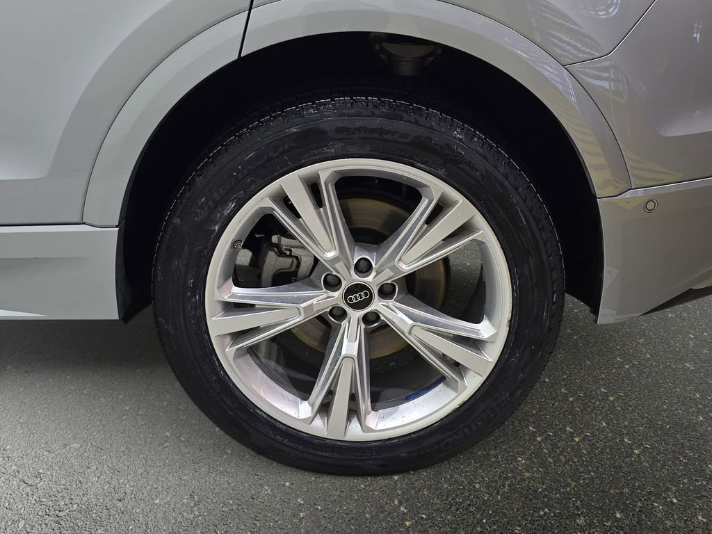 Used 2023 Audi Q8 Premium AWD/4WD image 36