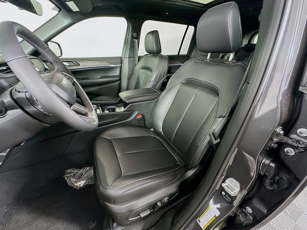 New 2025 Jeep Grand Cherokee L Limited image 28