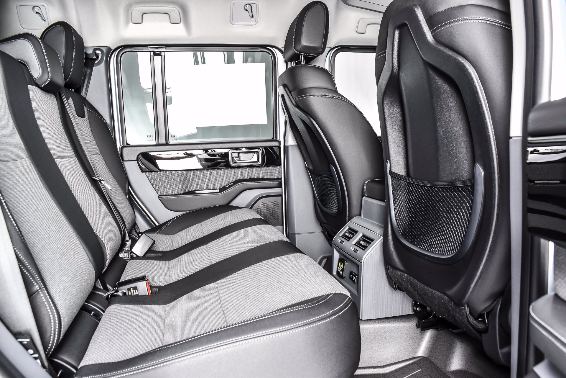 New 2026 INEOS Grenadier Station Wagon AWD/4WD image 19
