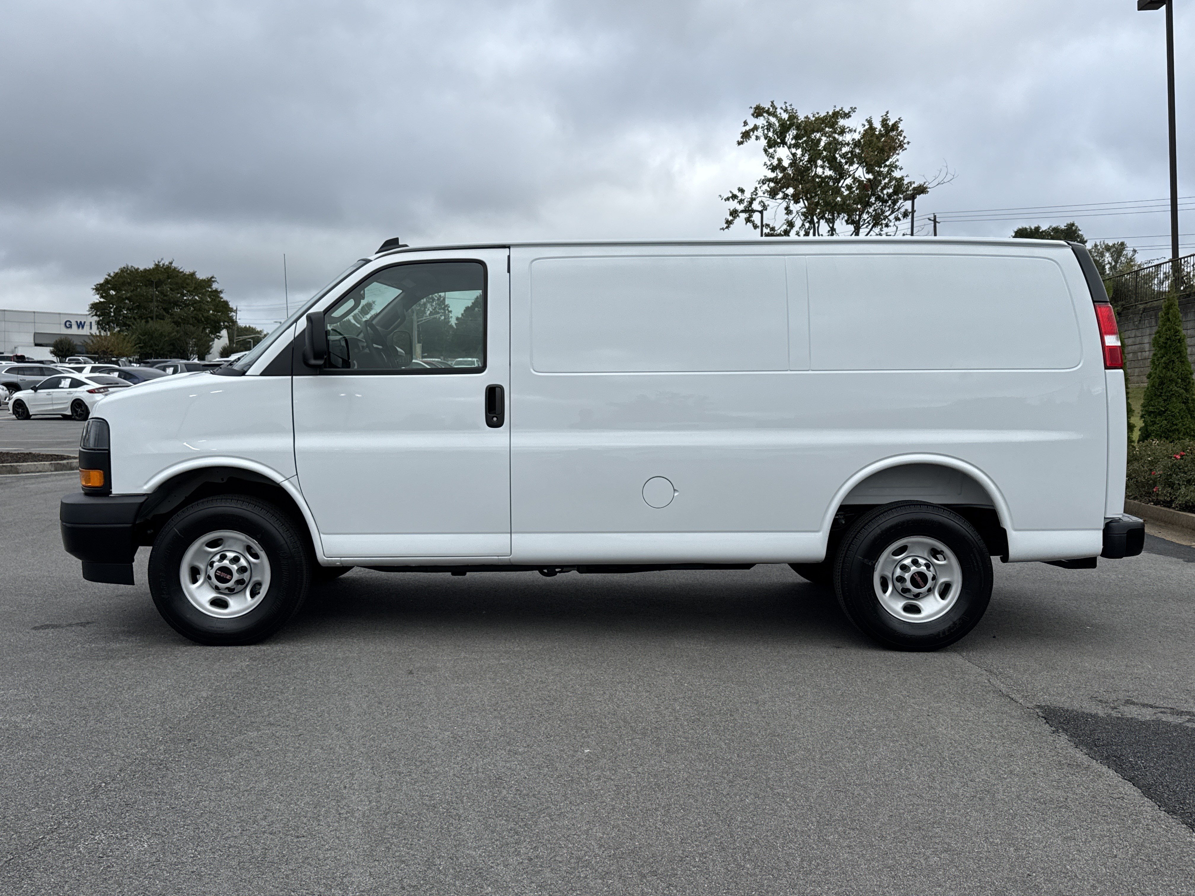 New 2025 GMC Savana 2500 w/ Driver Convenience Package RWD image 7