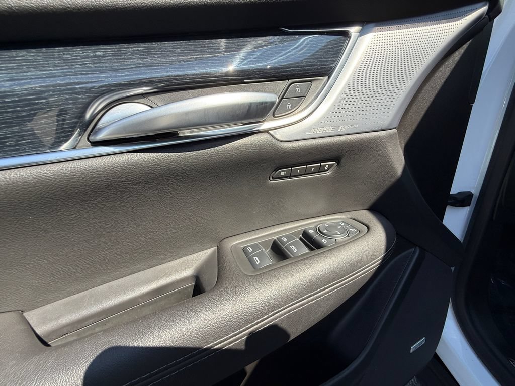 Used 2025 Cadillac XT5 Premium Luxury w/ Technology Package AWD/4WD image 12
