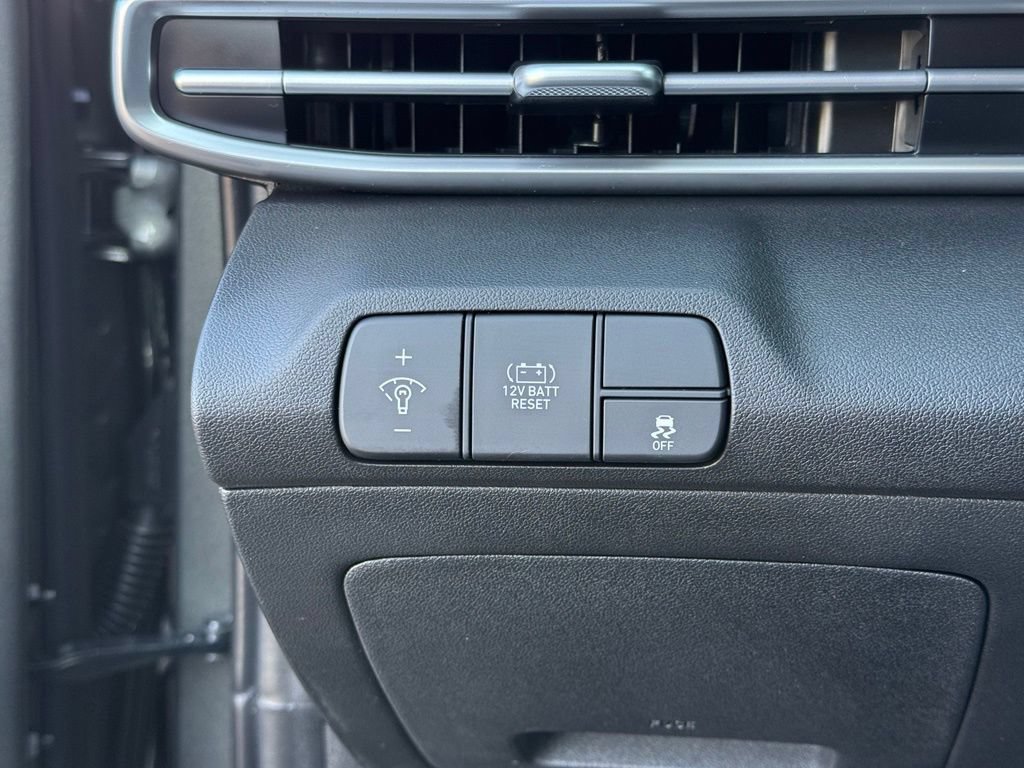 Used 2026 Hyundai Elantra Hybrid FWD image 30