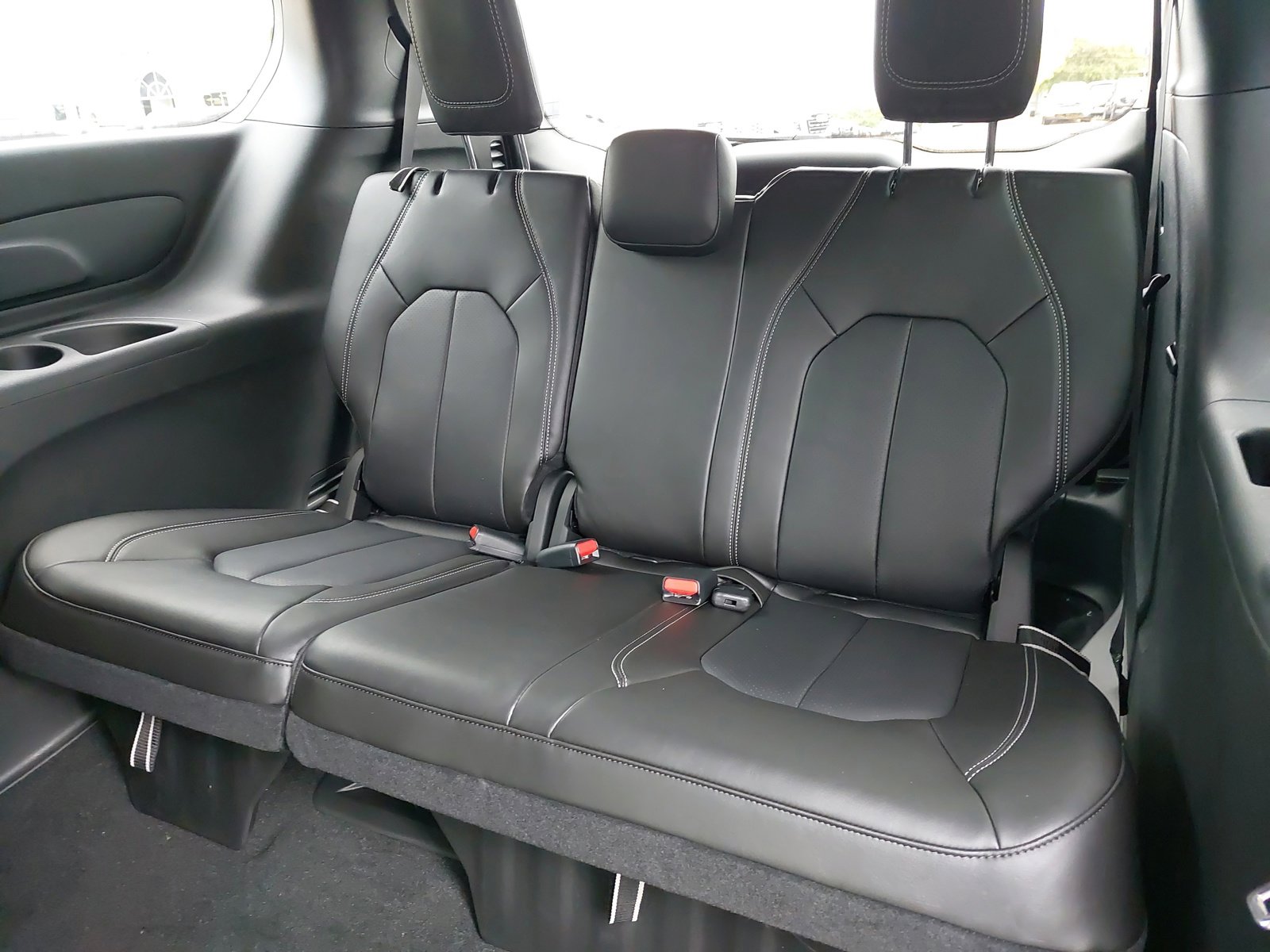 New 2026 Chrysler Pacifica Select image 15