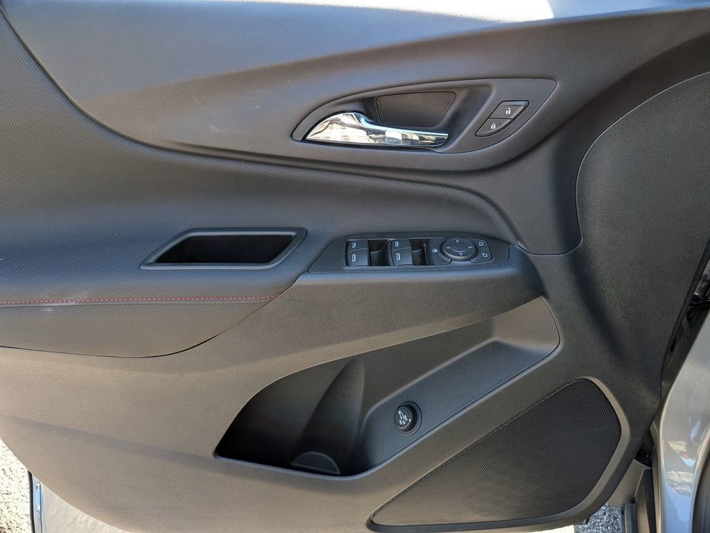 Used 2023 Chevrolet Equinox RS w/ LPO, Floor Liner Package AWD/4WD image 15