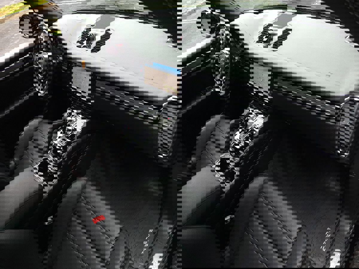 Used 2023 Porsche Cayenne Platinum Edition image 22