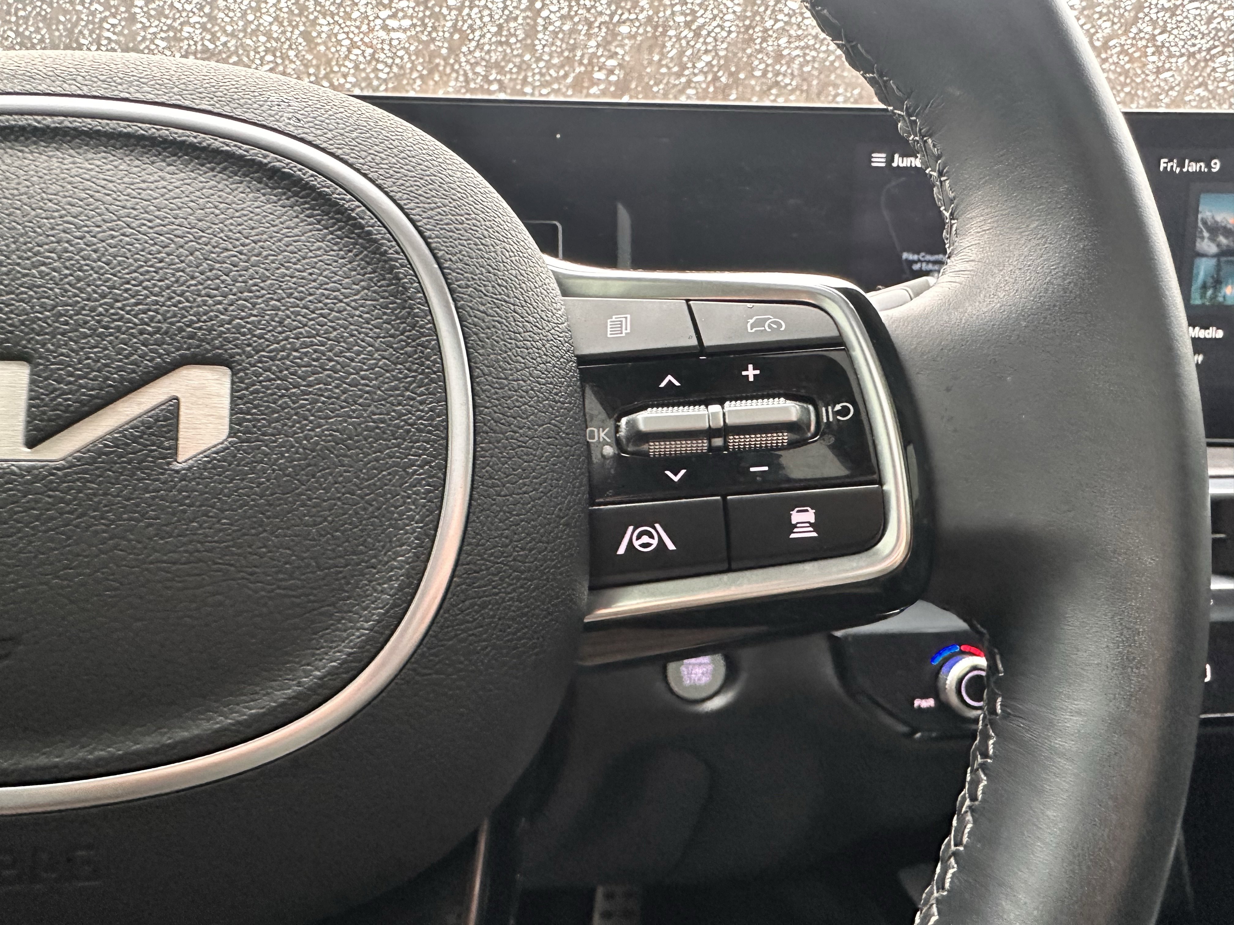 Used 2024 Kia Sorento SX image 12