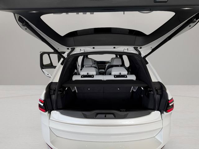 Certified 2023 BMW X7 xDrive40i w/ Premium Package image 36