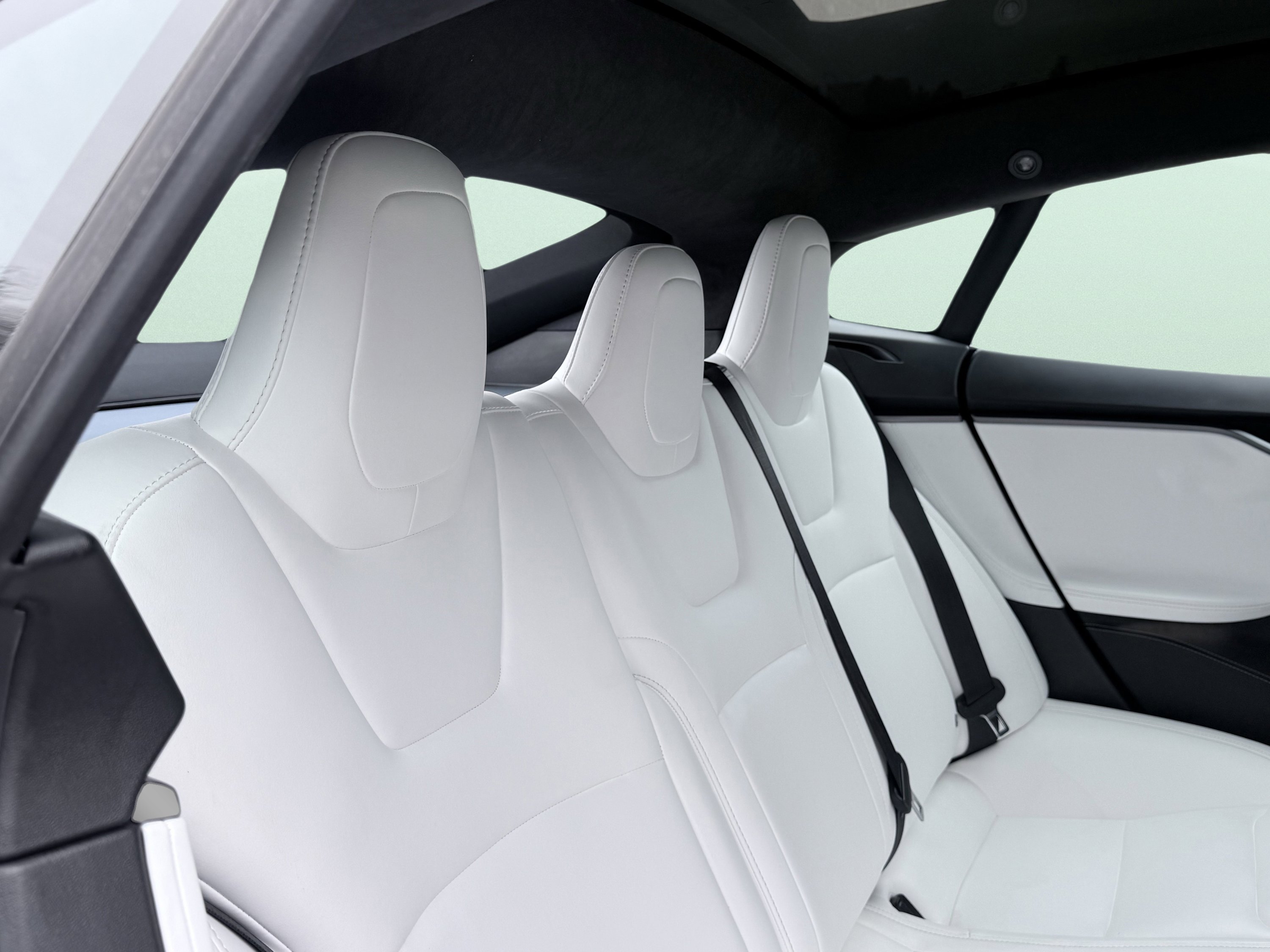 Used 2020 Tesla Model S Long Range Plus image 47