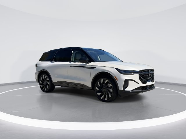 New 2026 Lincoln Nautilus Reserve w/ Jet Appearance Package AWD/4WD image 2