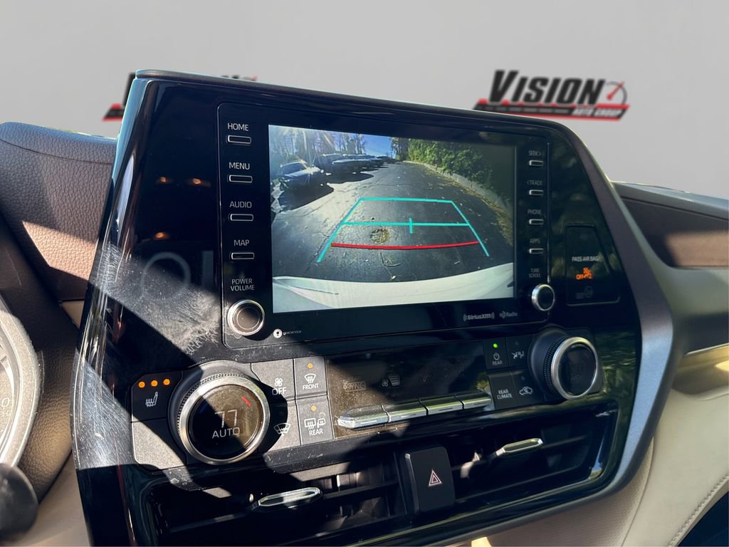Used 2022 Toyota Highlander XLE image 31