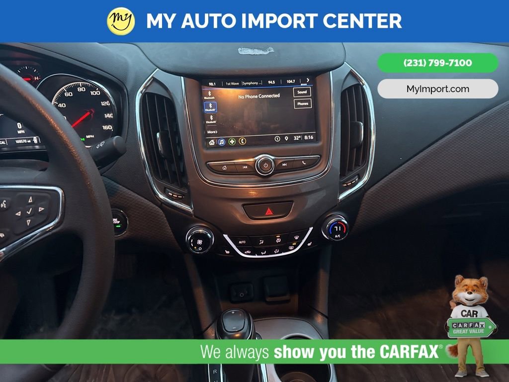 Used 2019 Chevrolet Cruze LT w/ Sun And Sound Package image 10