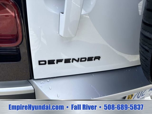 Used 2025 Land Rover Defender 110 S AWD/4WD image 5