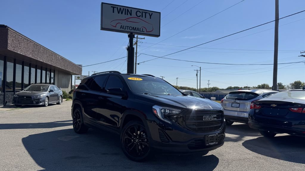 Used 2019 GMC Terrain SLE w/ Driver Convenience Package image 1