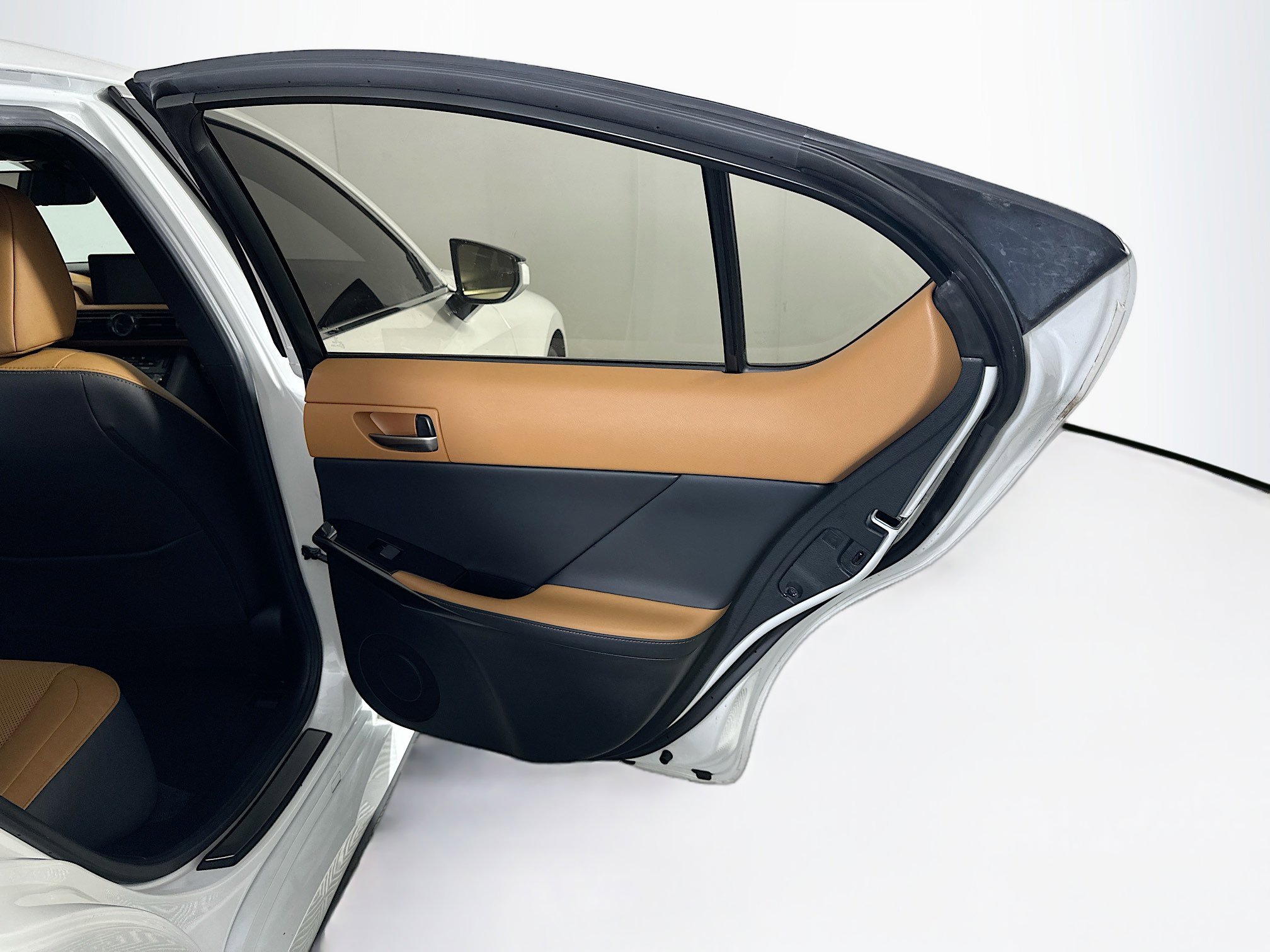 Used 2023 Lexus IS 300 w/ Comfort Package RWD image 31