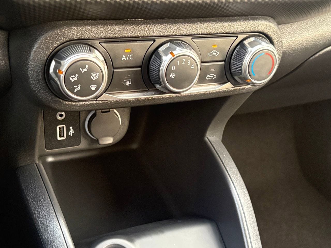 Certified 2025 Nissan Kicks Play S FWD image 23