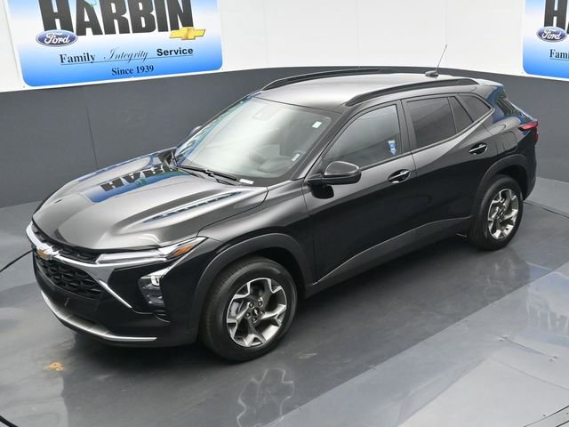 Used 2025 Chevrolet Trax LT w/ LT Convenience Package image 23