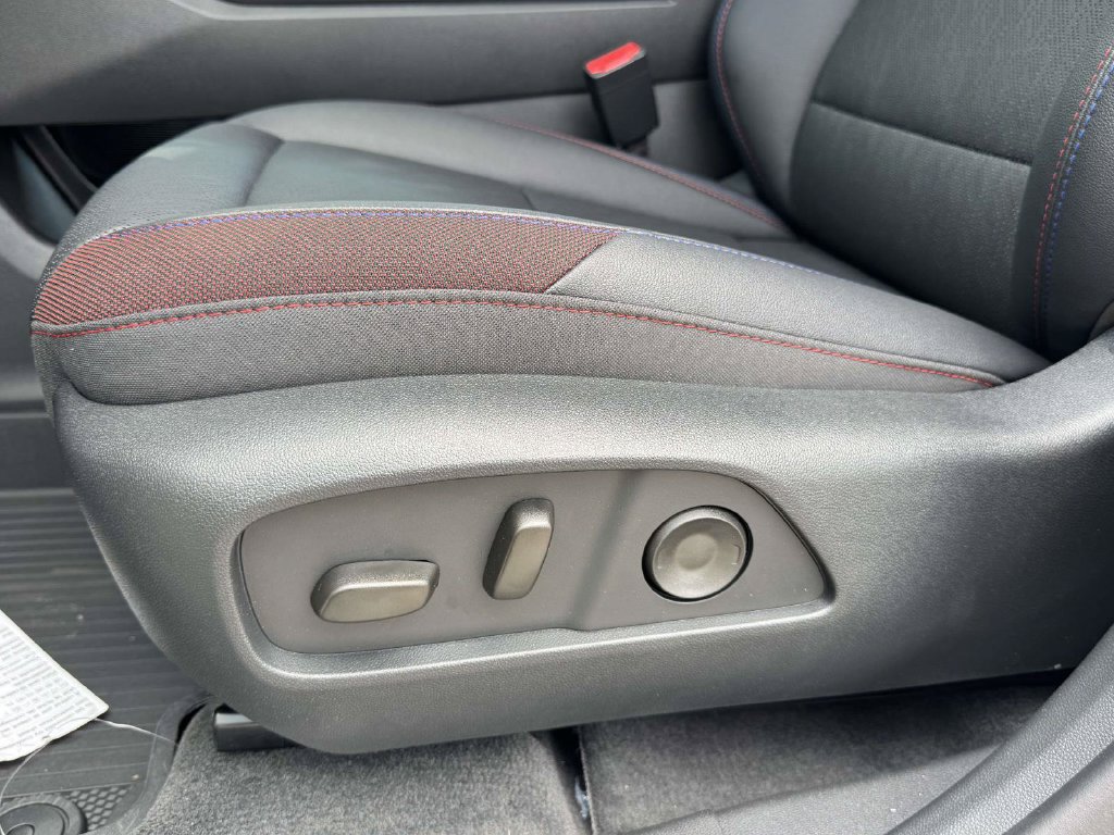 New 2026 Chevrolet Equinox RS w/ Safety and Technology Package FWD image 19