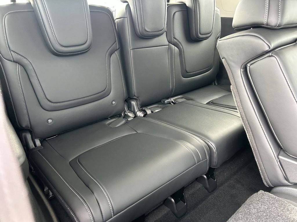 New 2026 Nissan Armada SV image 12