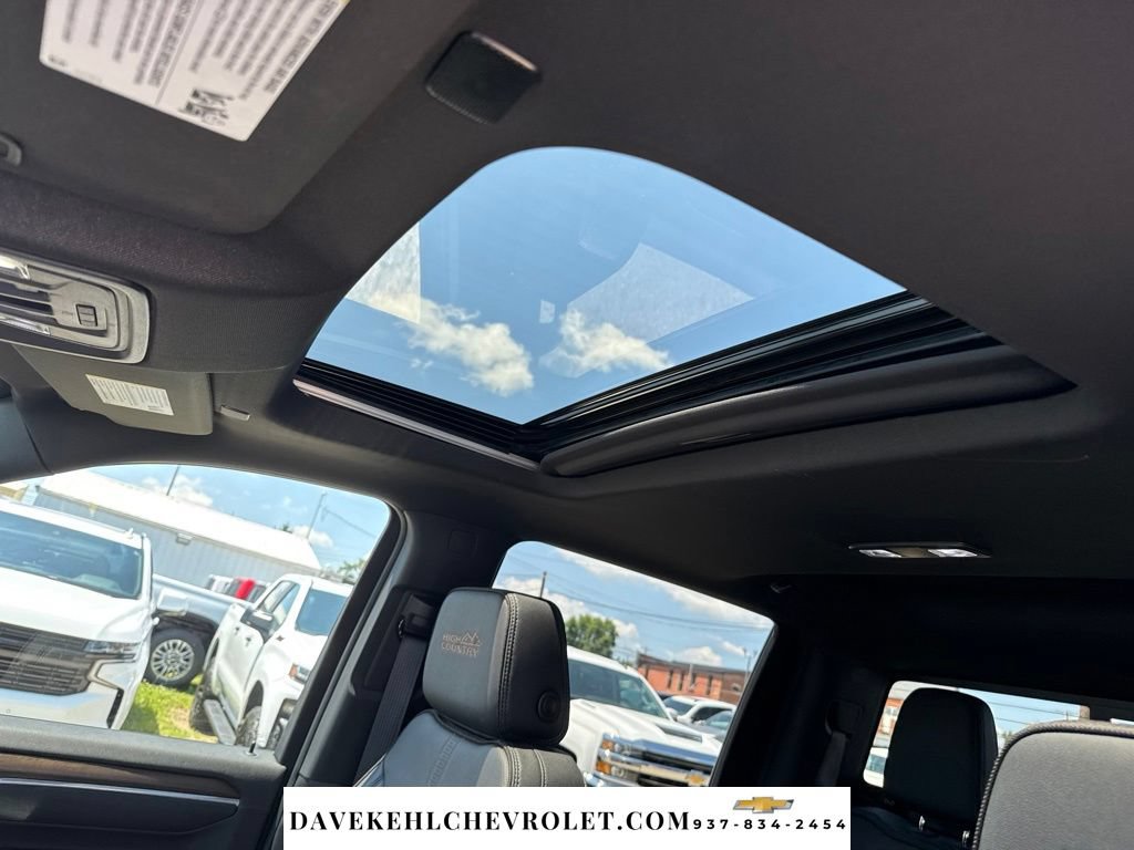 Used 2025 Chevrolet Silverado 3500 High Country w/ High Country Premium Package AWD/4WD image 19