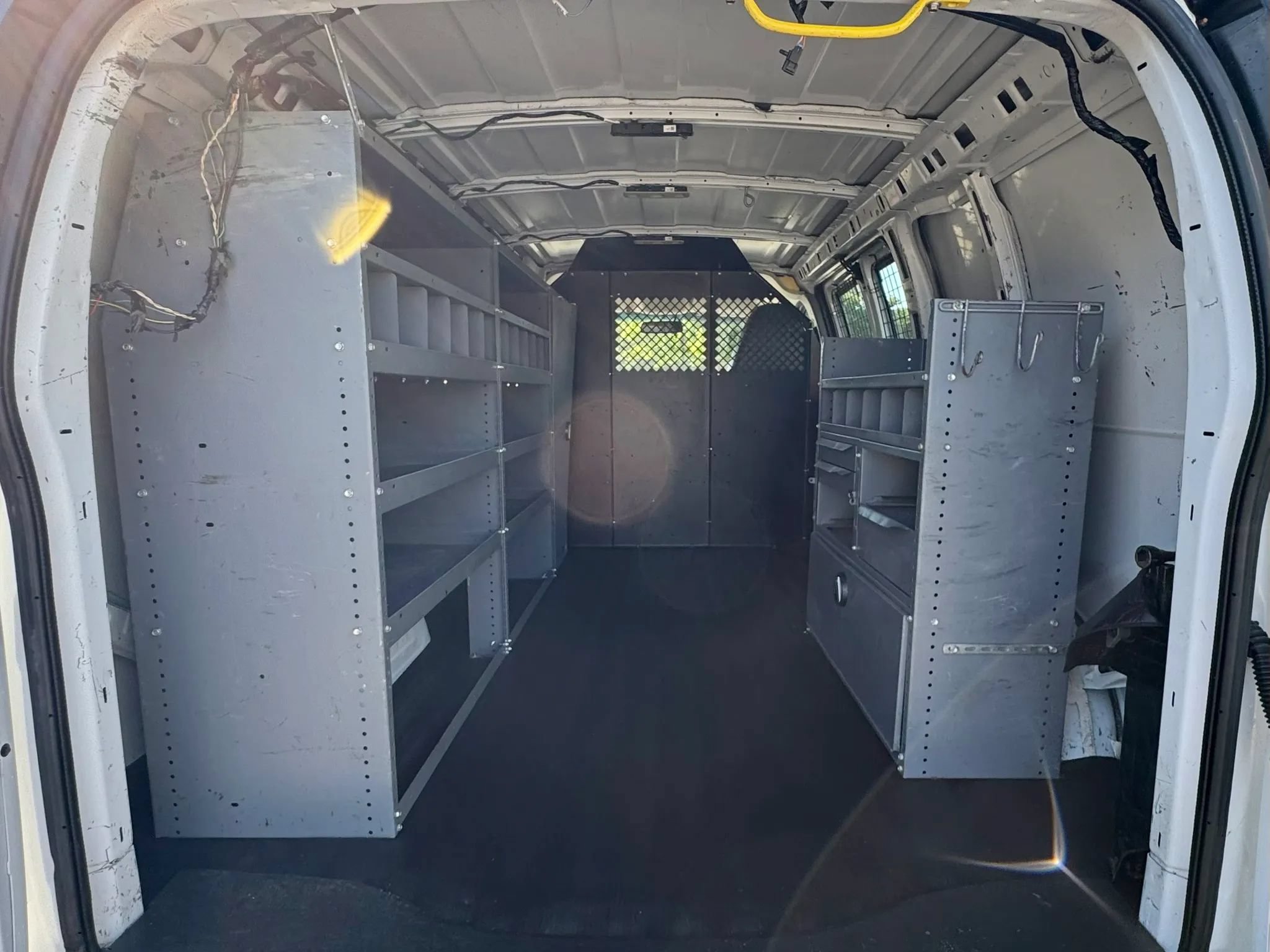 Used 2015 Chevrolet Express 2500 RWD image 15