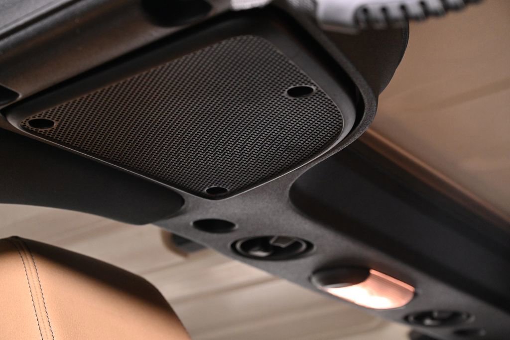 Used 2015 Jeep Wrangler Unlimited Sahara w/ Dual Top Group AWD/4WD image 30