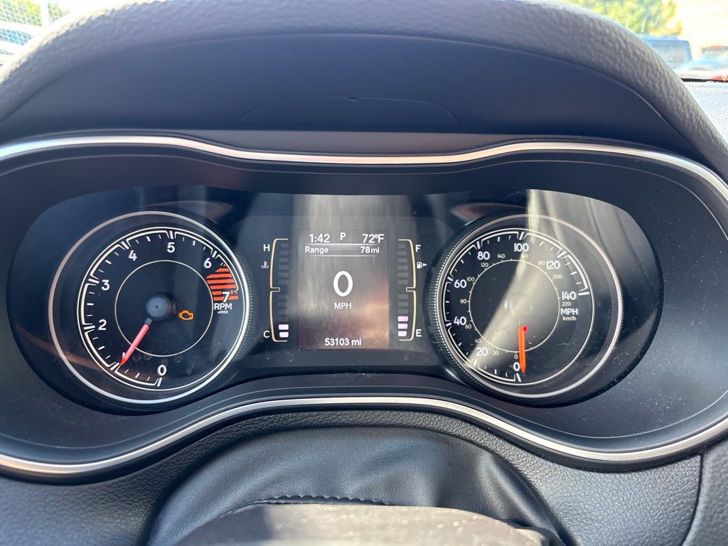 Used 2019 Jeep Cherokee Latitude Plus w/ Cold Weather Group AWD/4WD image 22