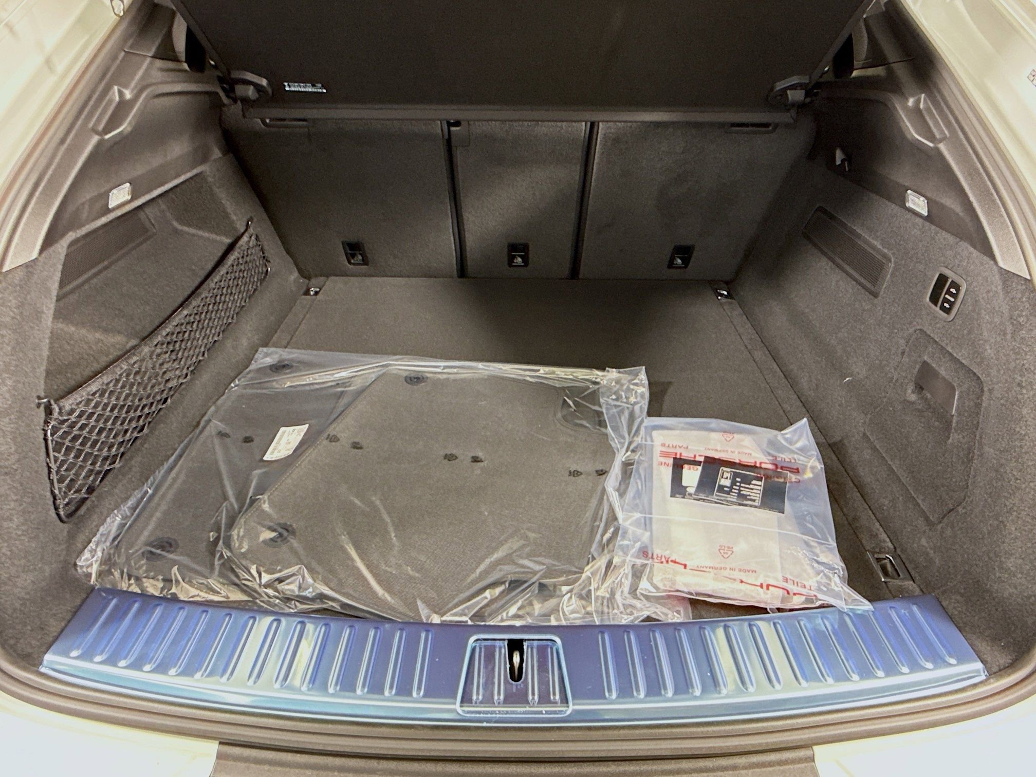 Certified 2025 Porsche Cayenne S image 20