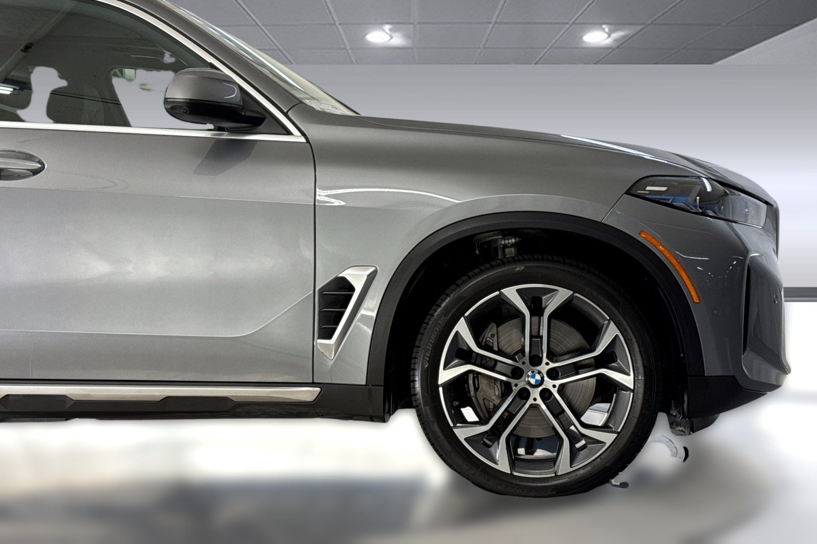 Used 2026 BMW X5 xDrive50e w/ Climate Comfort Package AWD/4WD image 36