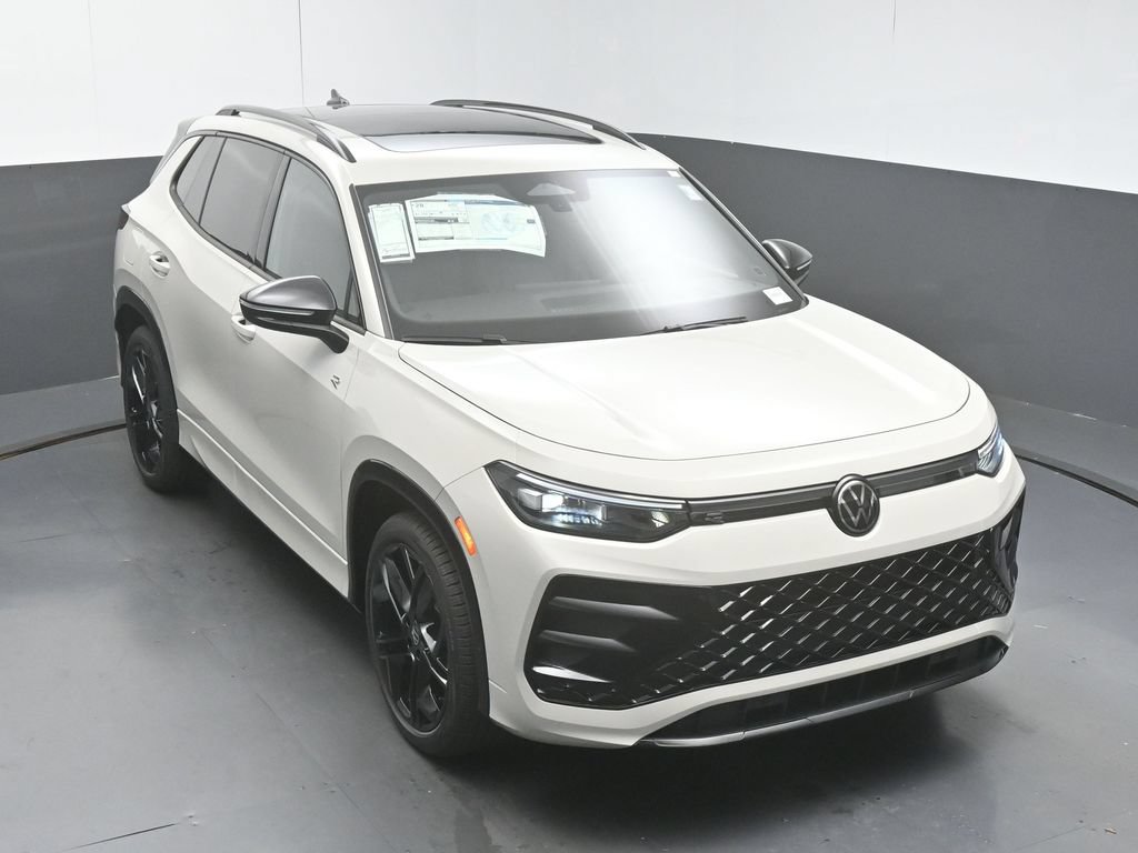 New 2026 Volkswagen Tiguan SE R-Line FWD image 42