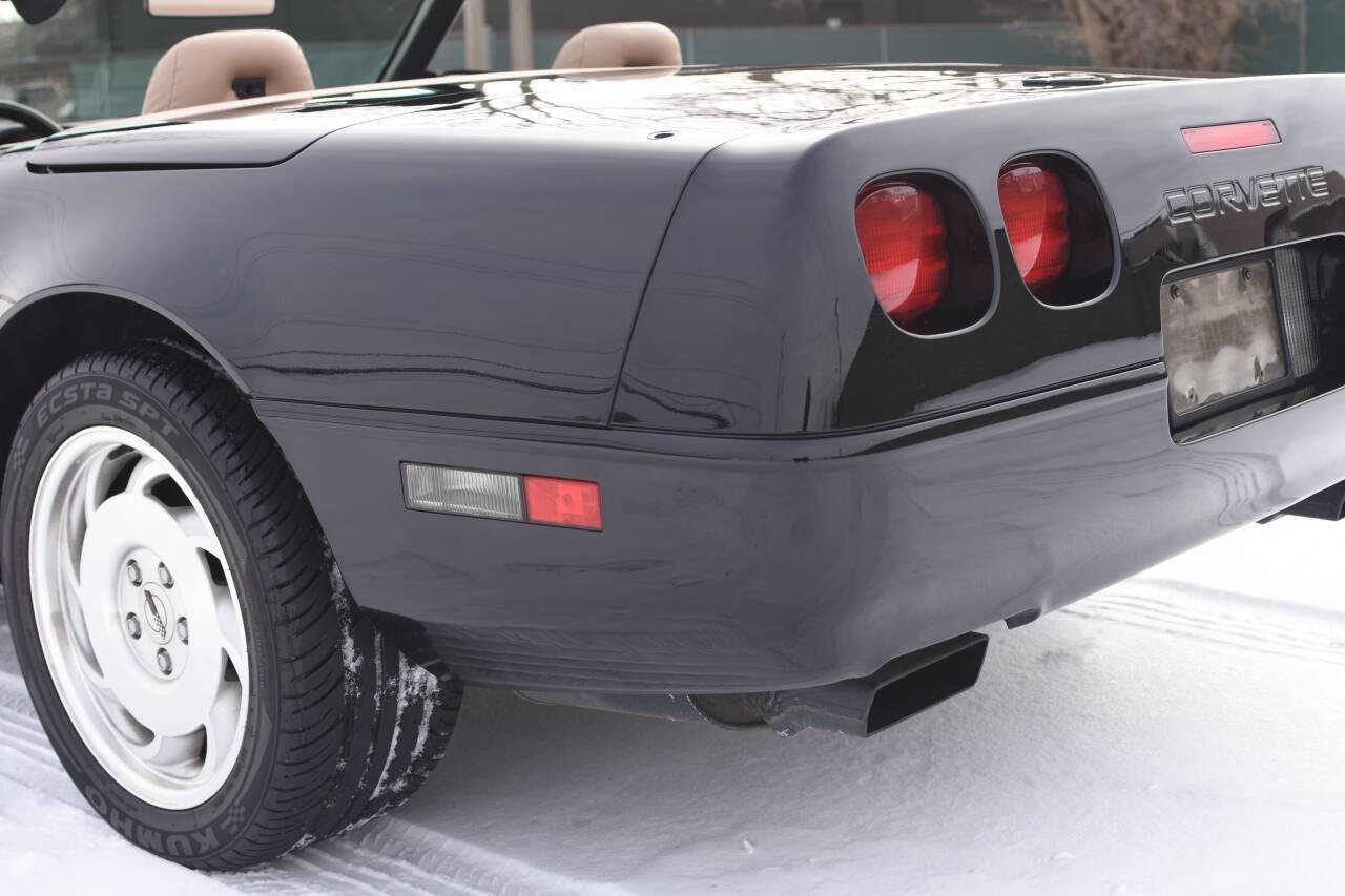 Used 1994 Chevrolet Corvette Convertible image 25