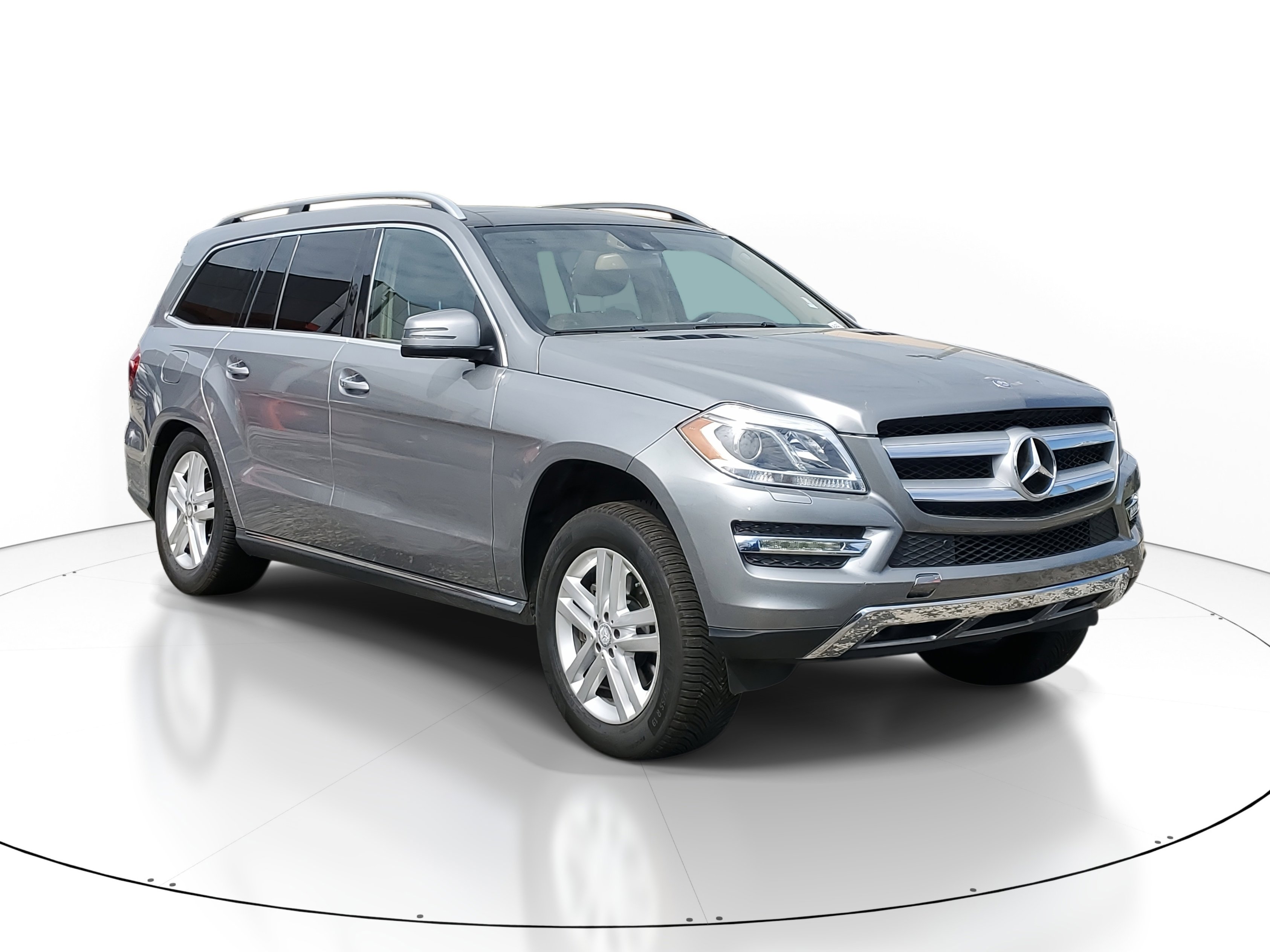 Used 2015 Mercedes-Benz GL 450 4MATIC image 2