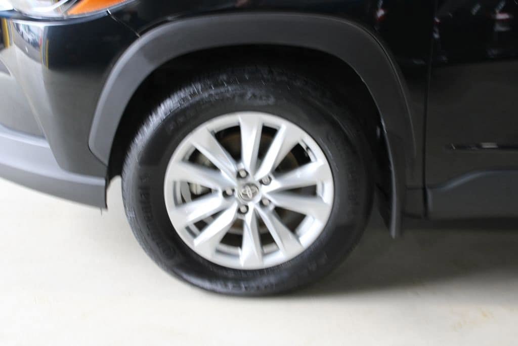 Used 2026 Toyota Corolla Cross LE AWD/4WD image 6