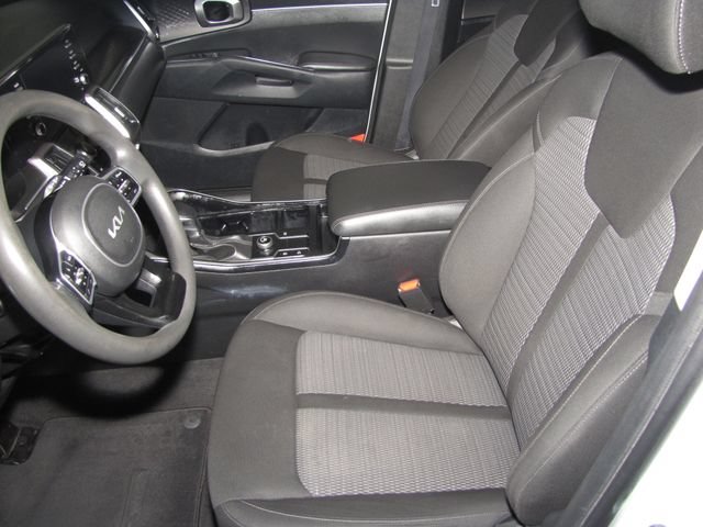 Used 2023 Kia Sorento LX FWD image 9